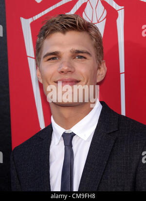 Giugno 28, 2012 - Westwood, California, Stati Uniti - Chris Zylka arriva per la premiere del film "The Amazing Spider-Man' presso il Villaggio del teatro. (Credito Immagine: © Lisa O'Connor/ZUMAPRESS.com) Foto Stock