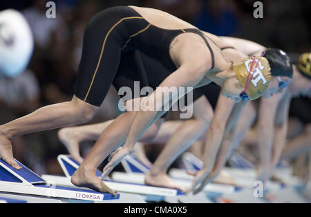 Giugno 30, 2012 - Omaha, Nebraska, Stati Uniti d'America - Nuotatori competere nel femminile 50 Freestyle durante il giorno sette del 2012 U.S. Piscina olimpionica di prove del Team a CenturyLink Center su luglio 1, 2012 in Omaha, Nebraska. (Credito Immagine: © Armando Arorizo/Prensa Internacional/ZUMAPRESS.com) Foto Stock