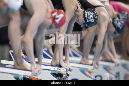 Giugno 30, 2012 - Omaha, Nebraska, Stati Uniti d'America - Nuotatori competere nel femminile 50 Freestyle durante il giorno sette del 2012 U.S. Piscina olimpionica di prove del Team a CenturyLink Center su luglio 1, 2012 in Omaha, Nebraska. (Credito Immagine: © Armando Arorizo/Prensa Internacional/ZUMAPRESS.com) Foto Stock