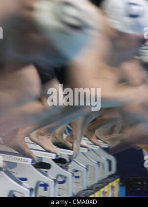 Giugno 30, 2012 - Omaha, Nebraska, Stati Uniti d'America - Nuotatori competere nel femminile 50 Freestyle durante il giorno sette del 2012 U.S. Piscina olimpionica di prove del Team a CenturyLink Center su luglio 1, 2012 in Omaha, Nebraska. (Credito Immagine: © Armando Arorizo/Prensa Internacional/ZUMAPRESS.com) Foto Stock