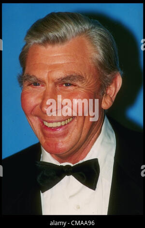 3 luglio 2012 - North Carolina, U.S. - ANDY GRIFFITH (Giugno 1, 1926 - luglio 3, 2012), attore, regista, produttore, Grammy Award-winning Southern-vangelo cantante e scrittore morì nella sua casa sull Isola Roanoke nella contea di osare, North Carolina all'età di 86. Meglio conosciuta come sceriffo Andy Taylor nella serie TV "Andy Griffith Show' e Ben Matlock in 'Matlock' (1986-1995). Nella foto - Data sconosciuta - Hollywood, CA, Stati Uniti d'America; attore Andy Griffith. (Credito Immagine: © Michelson/ZUMAPRESS.com) Foto Stock