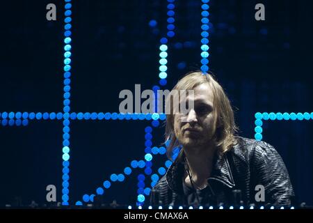 6 luglio 2012 - Arganda Del Rey - Madrid, Spagna - David Guetta esegue sul palco durign giorno 3 del Rock in Rio Madrid 2012 a Ciudad del Rock Arganda del Rey - Madrid, Spagna (credito Immagine: © Jack Abuin/ZUMAPRESS.com) Foto Stock