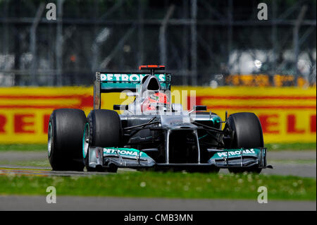 08.07.2012 Towcester, Inghilterra. Michael Schumacher della Germania e la Mercedes AMG Petronas F1 Team in azione durante la gara a Santander British Grand Prix, Round 9 del 2012 FIA del Campionato del Mondo di Formula 1 sul circuito di Silverstone. Foto Stock