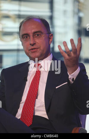 Giugno 21, 2012 - San Pietroburgo, Russia - San Pietroburgo, Russia. 2012 San Pietroburgo International Economic Forum. Nella foto: Xavier Rolet dominò il CEO del London Stock Exchange Group partecipa al Forum. (Credito Immagine: © PhotoXpress/ZUMAPRESS.com) Foto Stock