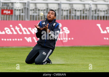 Regno Unito. 09/07/2012 Manchester, Inghilterra. L'Inghilterra del Samit Patel, durante la quinta formazione ufficiale prima della quinta internazionale di un giorno tra Inghilterra e Australia e ha giocato a Old Trafford Cricket Ground: Credito: Mitchell Gunn Foto Stock