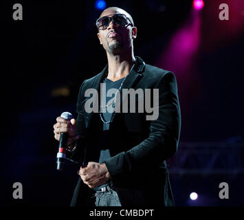 Jul 07, 2012 - New Orleans, in Louisiana, Stati Uniti d'America - Serbatoio cantante si esibisce dal vivo come parte del 2012 Essence Music Festival che si svolge presso la Mercedes Benz Superdome. Copyright 2012 Jason Moore. (Credito Immagine: © Jason Moore/ZUMAPRESS.com) Foto Stock