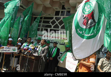 Luglio 11, 2012 - Gaza City, nella Striscia di Gaza, Territori palestinesi - palestinesi prendere parte a protestare contro gli arresti politici da parte delle forze di sicurezza in Cisgiordania e nella Striscia di Gaza City su luglio 11,2012 (credito Immagine: © Naaman Omar/immagini APA/ZUMAPRESS.com) Foto Stock