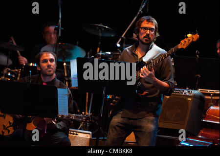 Luglio 11, 2012 - Las Palmas, Isole Canarie, Spagna - Perinke Big Band di Isole Canarie, eseguire sul palco durante il festival international canarias jazz & mas Heineken, in Teatro Cicca, Las Palmas, Isole Canarie, mercoledì 11 luglio 2012. A causa del molto bassa illuminazione le immagini hanno un po' di rumore. Foto Stock