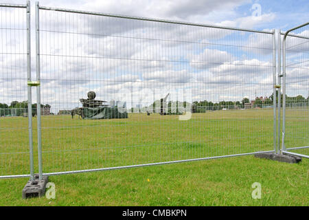 Londra, Regno Unito. 12 luglio 2012. I missili di pinza per la difesa dei Giochi Olimpici ritorno a Blackheath comuni e vengono estratti dai soldati in vista di Canary Wharf. Foto Stock