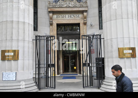 Aldwych, Londra, Regno Unito. L'ultimo la BBC World Service notifica è stata fatta da Bush House, la finale news bulletin è stata letta a mezzogiorno. Foto Stock