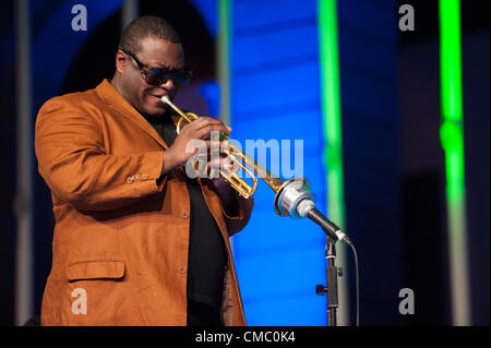 Luglio 13, 2012 - Las Palmas, Isole Canarie, Spagna - Wallace Roney da noi, sul palco con miglia di sorrisi. Durante il festival international canarias jazz & mas Heineken, in Plaza Sanata Ana, Las Palmas, Isole Canarie, venerdì 13 luglio 2012. Foto Stock