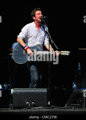 Frank Turner & The Sleeping anime effettuando al 2012 Gurten Festival, Berna, Svizzera Foto Stock