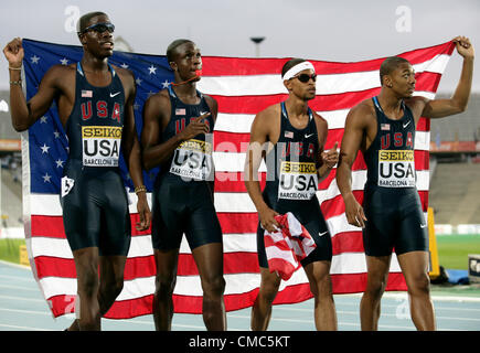 15.07.2012 Barcelona, Spagna. USA Team 4x400 metri relè per gli uomini Quincy DOWNING, Aldrich Bailey, OKEZIE Chidi, Arman HALL vincere medaglie d'oro durante il giorno sei della IAAF Junior World Championships dal Montjuic Olympic Stadium di Barcellona. Foto Stock