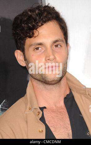 Penn Badgley presso gli arrivi per The Dark Knight sorge Premiere, AMC Loews Lincoln Square Theatre di New York, NY Luglio 16, 2012. Foto di: Kristin Callahan/Everett Collection Foto Stock