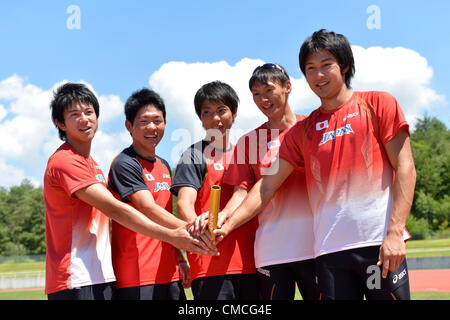 (L a R) Masashi Eriguchi (JPN), Takumi Kuki (JPN), Ryota Yamagata (JPN), Shinji Takahira (JPN), Shota Iizuka (JPN), 17 luglio 2012 - Atletica : Giappone nazionale di atletica squadra maschile e femminile durante la breve distanza e ostacolo agli stati la formazione prima di Giochi Olimpici di Londra 2012 a Fujihokuroku Park Athletics Stadium, Yamanashi, Giappone. (Foto di Giu Tsukida/AFLO SPORT) [0003] Foto Stock