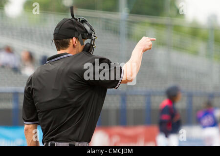 HAARLEM, PAESI BASSI, 18/07/2012. Uno degli arbitri della partita a Puerto Rico contro il Giappone a Haarlem Baseball Week 2012. Foto Stock