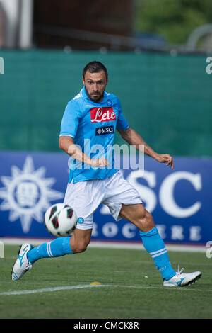 Andrea Dossena (Napoli), 17 luglio 2012 - Calcio : la pre-stagione amichevole tra Napoli 9-0 Solandra a Dimaro Stadium di Dimaro, Italia. (Foto di Maurizio Borsari/AFLO) [0855] Foto Stock