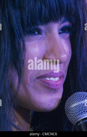 Luglio 19, 2012 - Madrid, Spagna - cantante svedese Loreen, vincitore di Eurovision 2012, esegue, euforia in scena presso il Cafe 40 a Madrid, Spagna (credito Immagine: © Jack Abuin/ZUMAPRESS.com) Foto Stock