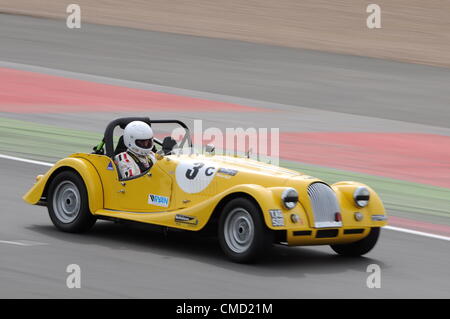 Il 21 luglio 2012, Silverstone, Regno Unito ex calciatore Steve Bull prende parte in qualifica, alla guida di una Morgan leggero, per la Silverstone Celebrity Classic Challenge Foto Stock