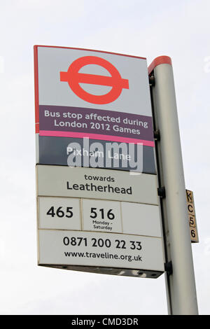 21/07/2012 Dorking Surrey UK. Fermata bus colpiti durante la London 2012 giochi su un24 London Road, Dorking. Foto Stock