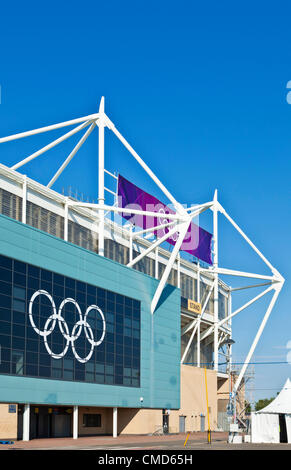 Coventry, Inghilterra, Regno Unito, 22 luglio 2012. City of Coventry Stadium (nome temporaneo della Ricoh Arena) in preparazione per il primo evento di calcio olimpico di Londra 2012 che inizierà il 25 luglio 2012, due giorni prima della cerimonia ufficiale di apertura delle Olimpiadi. Coventry sarà la prima sede in Inghilterra a mettere in scena una event.noW olimpica del 2012 chiamata Coventry Building Society Arena Foto Stock