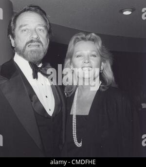 RICHARD CRENNA con sua moglie Penni Sweeney.i giovani musicisti fondazioni , che finanzia programmi di insegnamento per la geniale giovani musicisti , hanno tenuto una black tie beneficio al Palladium in Hollywood, la California.fornito da foto, inc.(Immagine di credito: Â© fornito dal mondo foto, Inc/Globe foto/ZUMAPRESS.com) Foto Stock