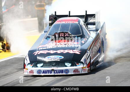 22 luglio 2012: Courtney vigore nella Traxxas Controllo Radio Cars Funny auto durante il NHRA Full Throttle - Mopar Mile High cittadini a Bandimere Speedway di Denver (Morrison), Colorado. Foto Stock