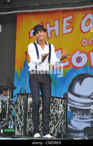 Luglio 21, 2012 - Moscow, Russia - Luglio 21,2012. Nella foto: cantante britannico Mika eseguendo a Mosca, Russia. (Credito Immagine: © PhotoXpress/ZUMAPRESS.com) Foto Stock