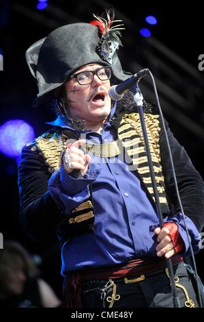 Adam ant sul palco del Castello, venerdì, Camp Bestival, Lulworth Castle, Wareham data 27 luglio2010 Foto Stock