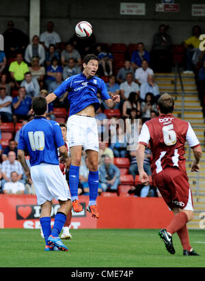 28.07.2012. Cheltenham, Inghilterra. Birminghams Nikola Zigic in azione durante la pre-stagione amichevole gioco tra Cheltenham e Birmingham dal Business Abbey Stadium. Foto Stock