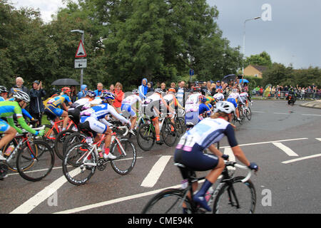 Londra 2012 Olympic donne gara su strada. Domenica 29/07/2012. Hurst Road, East Molesey Surrey, Inghilterra, Regno Unito, Gran Bretagna. Il team di GB Nicole Cooke in primo piano. Foto Stock