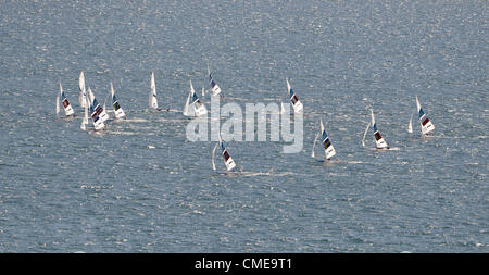 Olympic classe Star Sail sottovento in gara 1 di domenica 29 luglio 2012 a Weymouth, Regno Unito. Foto Stock