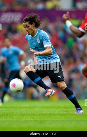 26.07.2012 Manchester, Inghilterra. Uruguay avanti Edinson Cavani in azione durante il primo turno gruppo A mens match tra gli Emirati arabi uniti e Uruguay a Old Trafford. Foto Stock