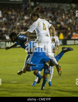 Luglio 31, 2012 - San Clara, CA, Stati Uniti d'America - Swansea Chico orologi la sua testa andare a sfera in vista di un obiettivo a 59min nella partita. San Jose terremoti vs Swansea City AFC Martedì 31 Luglio 2012 a Buck Shaw Stadium San Jose California, USA il punteggio finale è stato tie 2-2. (Credito Immagine: © Marty Bicek/ZUMAPRESS.com) Foto Stock