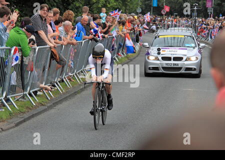 Londra 2012 Olympic donna Ciclismo Crono. Mercoledì 01/08/2012. Hampton Court modo, East Molesey Surrey, Inghilterra, Regno Unito, Gran Bretagna. Judith Arndt vince argento per la Germania. Foto Stock