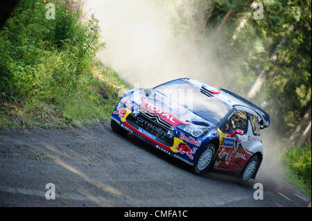 JYVÄSKYLÄ, Finlandia - 2 Agosto: Sébastien Loeb di Francia e Daniel Elena del Monaco competere nel loro Citroen Total World Rally Team Citroen DS3 WRC durante il giorno 1 del WRC Rally Finlandia il 2 agosto 2012 a Jyväskylä, Finlandia Foto Stock