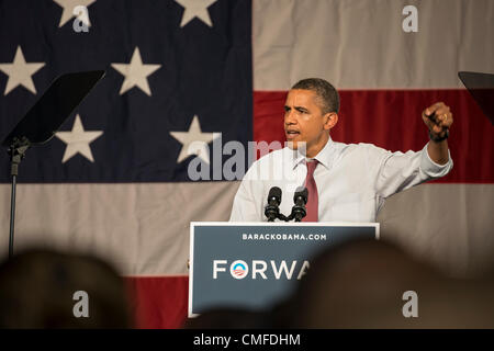 Winter Park, Florida, Stati Uniti d'America, giovedì 2 agosto 2012. Stati Uniti Il presidente Barack Obama campagne a Rollins College. Adiacente a Orlando, Rollins è situato in la I-4 corridoio, che ha giocato un grande ruolo durante il 2008 le elezioni per il presidente Obama, e nel 2004 oscillata in favore del Presidente George Bush. La Florida è visto come uno stato di oscillazione, con molti indecisi elettori. Winter Park è parte dell'Orlando-Kissimmee Area Metropolitana. Il presidente della visita programmata il Venerdì, Luglio 20th, 2012, è stato annullato a causa di tragici eventi all'Aurora, Colorado movie theater tiro, dove 12 persone sono morte, 58 sono stati feriti. Foto Stock