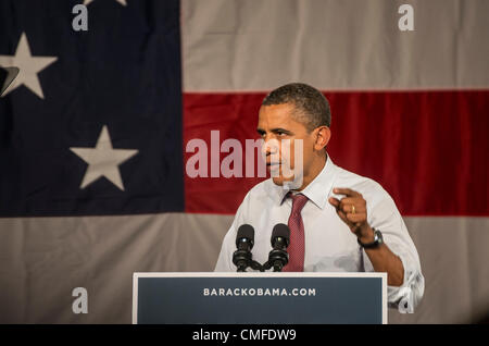 Winter Park, Florida, Stati Uniti d'America, giovedì 2 agosto 2012. Stati Uniti Il presidente Barack Obama campagne a Rollins College. Adiacente a Orlando, Rollins è situato in la I-4 corridoio, che ha giocato un grande ruolo durante il 2008 le elezioni per il presidente Obama, e nel 2004 oscillata in favore del Presidente George Bush. La Florida è visto come uno stato di oscillazione, con molti indecisi elettori. Winter Park è parte dell'Orlando-Kissimmee Area Metropolitana. Il presidente della visita programmata il Venerdì, Luglio 20th, 2012, è stato annullato a causa di tragici eventi all'Aurora, Colorado movie theater tiro, dove 12 persone sono morte, 58 sono stati feriti. Foto Stock