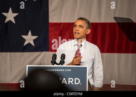 Winter Park, Florida, Stati Uniti d'America, giovedì 2 agosto 2012. Stati Uniti Il presidente Barack Obama campagne a Rollins College. Adiacente a Orlando, Rollins è situato in la I-4 corridoio, che ha giocato un grande ruolo durante il 2008 le elezioni per il presidente Obama, e nel 2004 oscillata in favore del Presidente George Bush. La Florida è visto come uno stato di oscillazione, con molti indecisi elettori. Winter Park è parte dell'Orlando-Kissimmee Area Metropolitana. Il presidente della visita programmata il Venerdì, Luglio 20th, 2012, è stato annullato a causa di tragici eventi all'Aurora, Colorado movie theater tiro, dove 12 persone sono morte, 58 sono stati feriti. Foto Stock