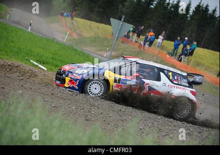 JYVÄSKYLÄ, Finlandia - 4 Agosto: Sébastien Loeb di Francia e Daniel Elena del Monaco competere nel loro Citroen Total World Rally Team Citroen DS3 WRC durante il giorno 3 del WRC Rally Finlandia il 4 agosto 2012 a Jyväskylä, Finlandia Foto Stock