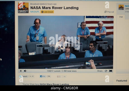 6 agosto 2012. Stati Uniti d'America. Live Stream della NASA Mars Rover Landing. Lo schermo di un computer vista all'interno della sala di controllo del Jet Propulsion Laboratory presso il California Institute of Technology di Pasadena, in California. Foto Stock