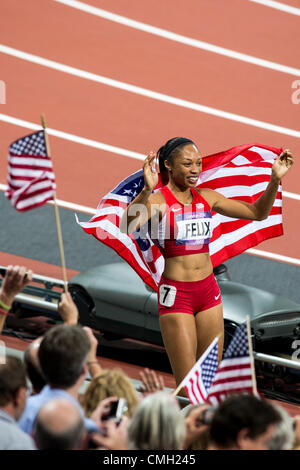 8 agosto 2012. Allyson Felix (USA) dopo aver vinto le Donne 200m Finale alla Olimpiadi estive, Londra 2012 Foto Stock