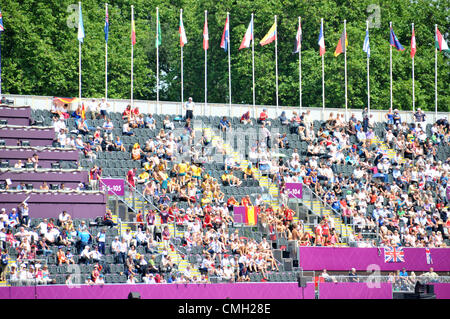 Il 9 agosto 2012. Hyde Park, London, Regno Unito. Il 9 agosto 2012. Olimpiadi di Londra, posti vuoti nelle tribune del le donne 10k maratona nuotata nella serpentina, Hyde Park. Credito: Matteo Chattle / Alamy Live News Foto Stock