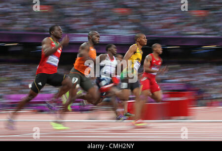 8 agosto 2012. 08.08.2012. Londra, Inghilterra. Warren stramazzo della Giamaica (seconda R) compete in Uomini 200m semi-finale al London 2012 Giochi Olimpici atletica, Via ed eventi sul campo presso lo Stadio Olimpico, Londra, Gran Bretagna, 08 agosto 2012. Foto Stock