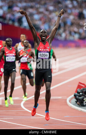 Il 9 agosto 2012. David Rudisha (KEN) vincendo la medaglia d'oro nel mondiale a tempo di record negli uomini 800m a le Olimpiadi estive di Londra, 2012 Foto Stock