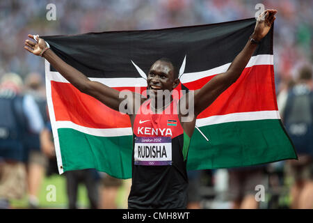 Il 9 agosto 2012. David Rudisha (KEN) vincendo la medaglia d'oro nel mondiale a tempo di record negli uomini 800m a le Olimpiadi estive di Londra, 2012 Foto Stock