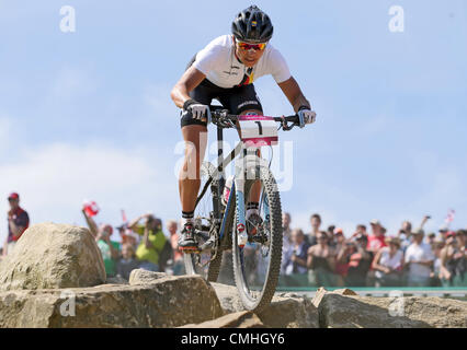 11 ago 2012. 11.08.2012. Hadleigh boschi, Essex, Inghilterra. Sabine Spitz di Germania compete durante le donne del cross-country finale del ciclismo in mountain bike evento in Hadleigh Farm at the London 2012 Giochi Olimpici di Londra, Gran Bretagna, 11 agosto 2012. Credit: Azione Plus immagini di Sport / Alamy Live News Foto Stock