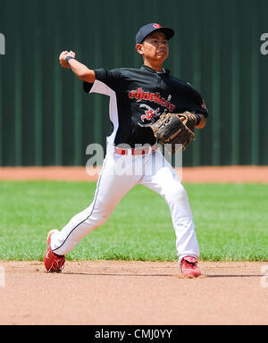 Agosto 13, 2012 - Aberdeen, Maryland, Stati Uniti - Mililani(HI)'S Ryne Oshiro getta al primo di base durante il Cal Ripken Babe Ruth World Series di Aberdeen, Maryland il 13 agosto 2012 (credito Immagine: © Scott Serio/eclipse/ZUMAPRESS.com) Foto Stock