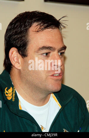 14 ago 2012. CAPE Town, Sud Africa - 14 agosto Johann van Graan (Springboks Coach in avanti) durante il South African National rugby conferenza stampa al sole del sud, Cullinan Hotel il 14 agosto 2012 a Città del Capo, Sud Africa Foto di concedere il lanciatore / Gallo immagini Foto Stock