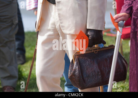 20 agosto 2012. Llandrindod Wells, Wales, Regno Unito. I partecipanti prendono parte al primo Best vestito Costume evento durante il Festival Vittoriano settimana. Photo credit: Graham M. Lawrence/Alamy Live News. Foto Stock